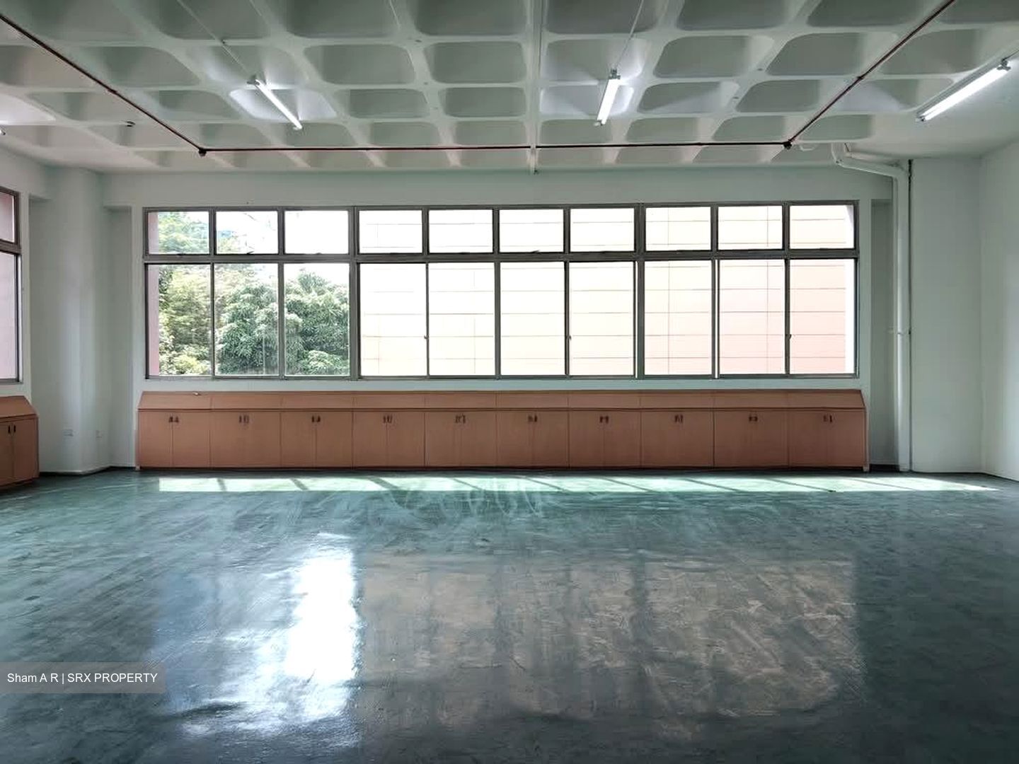 Valiant Industrial Building (D13), Factory #549036671